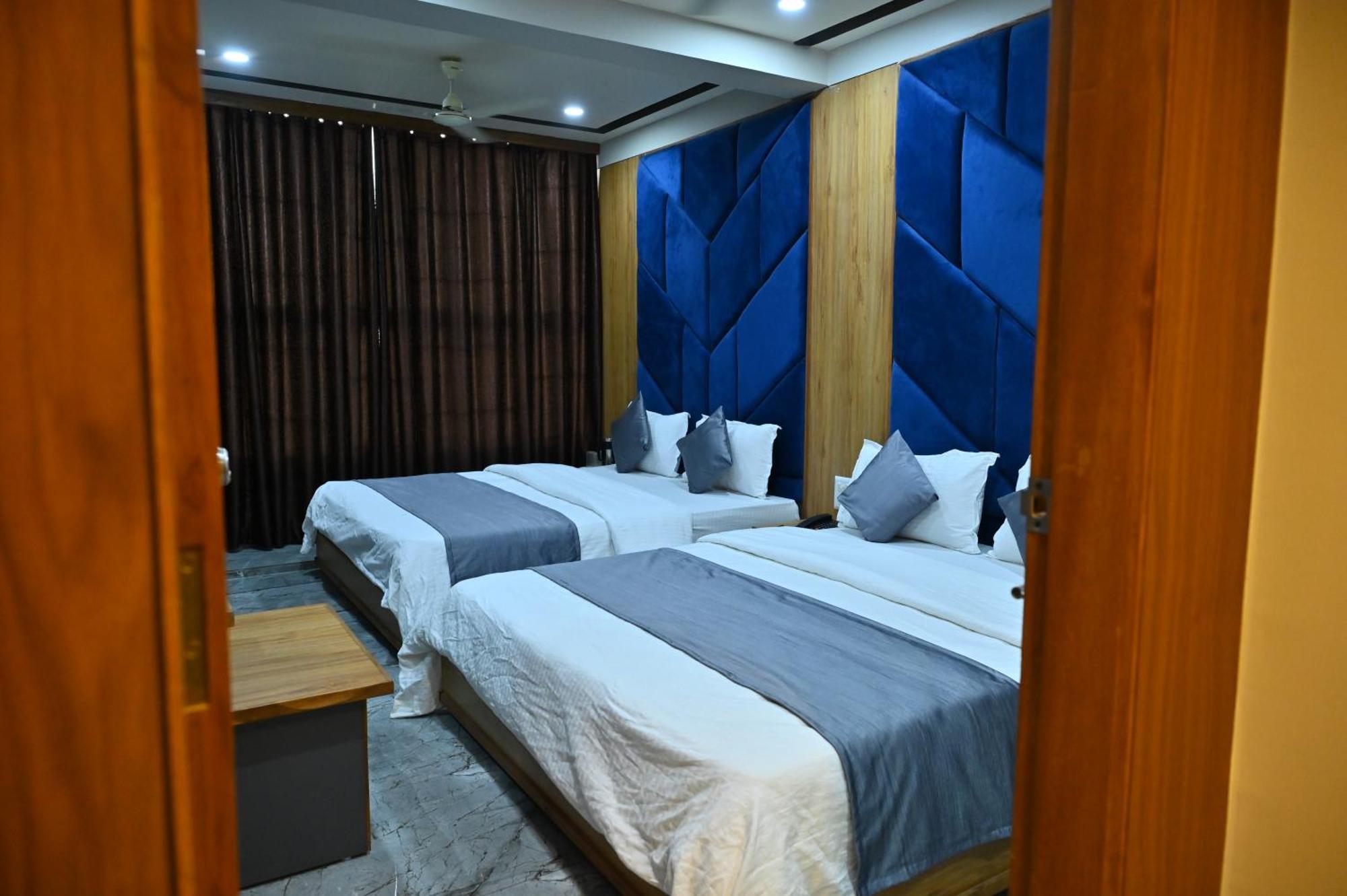 Hotel Sury Villa Ахмедабад Екстер'єр фото