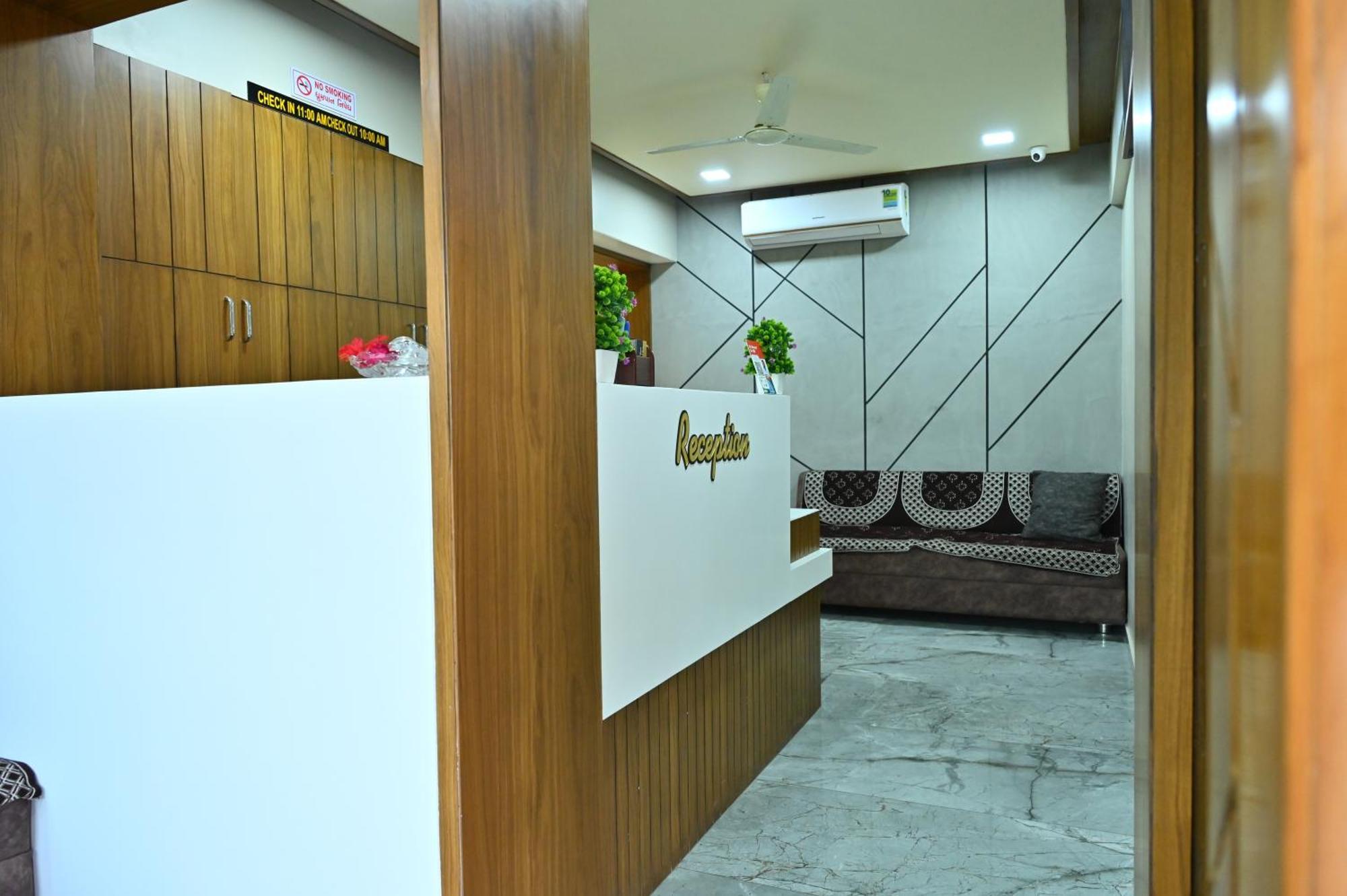 Hotel Sury Villa Ахмедабад Екстер'єр фото
