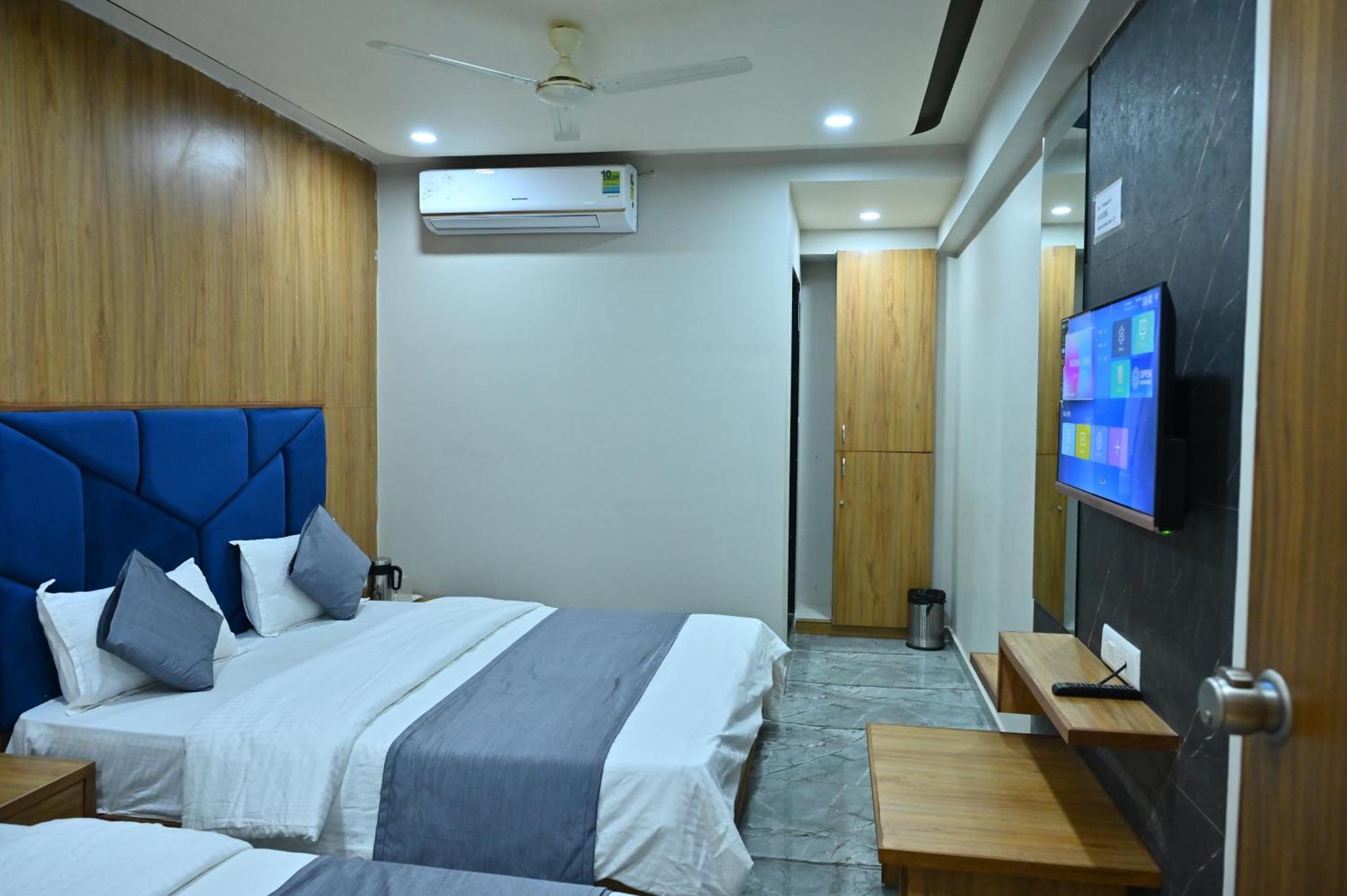 Hotel Sury Villa Ахмедабад Екстер'єр фото